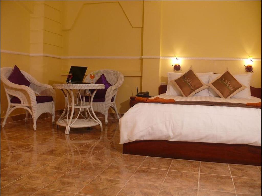 Hotel Paris Angkor Boutique Siem Reap Esterno foto